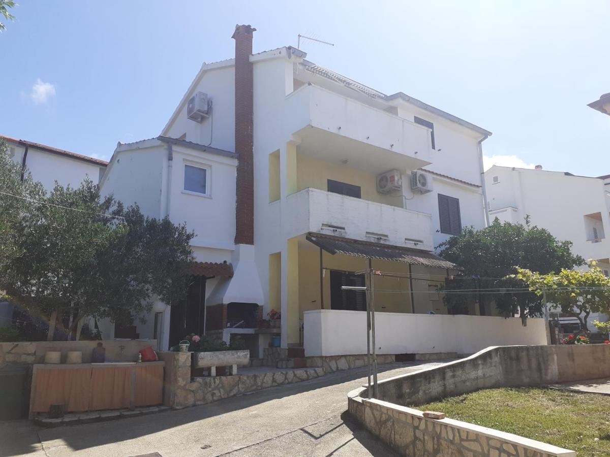 Apartmani Karuza Novalja Bagian luar foto