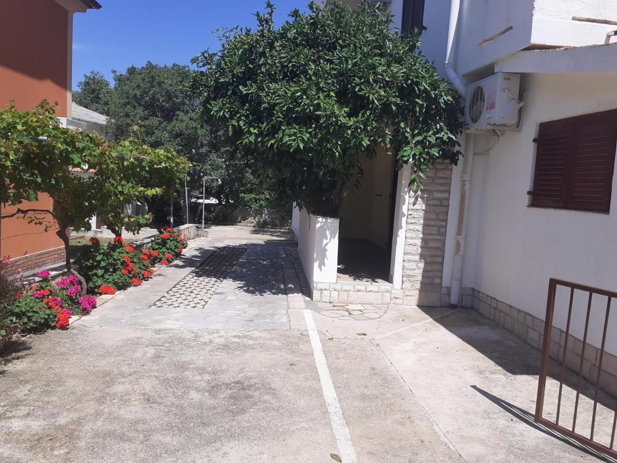 Apartmani Karuza Novalja Bagian luar foto